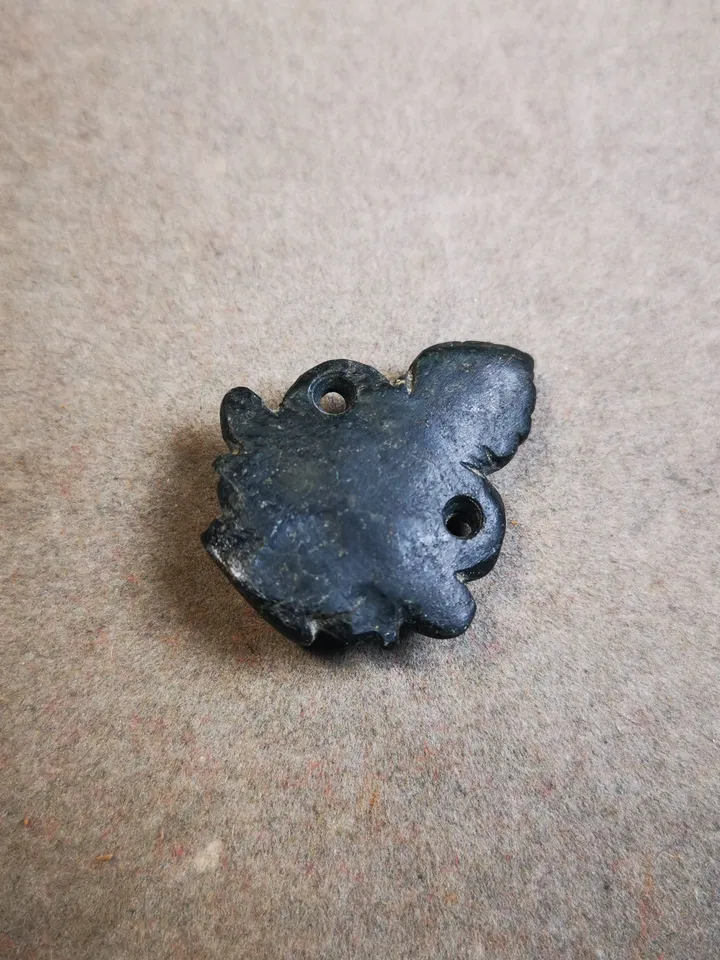 Gandhanra Hand Carved Tibetan Buddhist Amulet Pendant,Mani Jewel/Wish-Fulfilling Cintamani Badge, Nubro,made of Obsidian