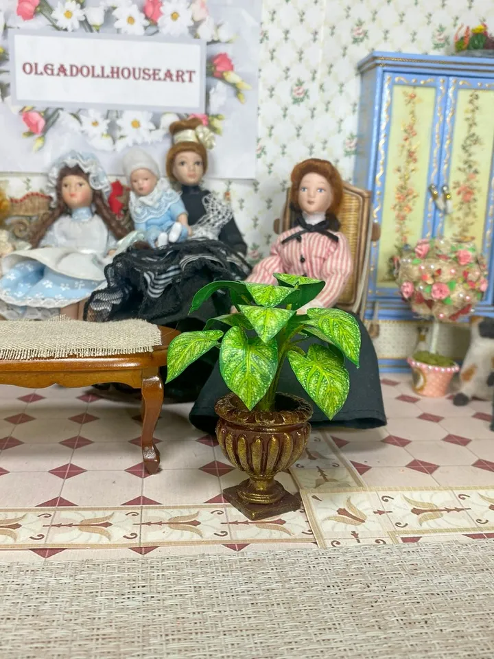 Flower in a flowerpot for a dollhouse. 1:12. handmade. dollhouse miniature. Plants for a doll.
