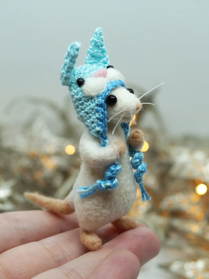 Ronny the mouse, miniature needle felted mouse in a rabbit hat