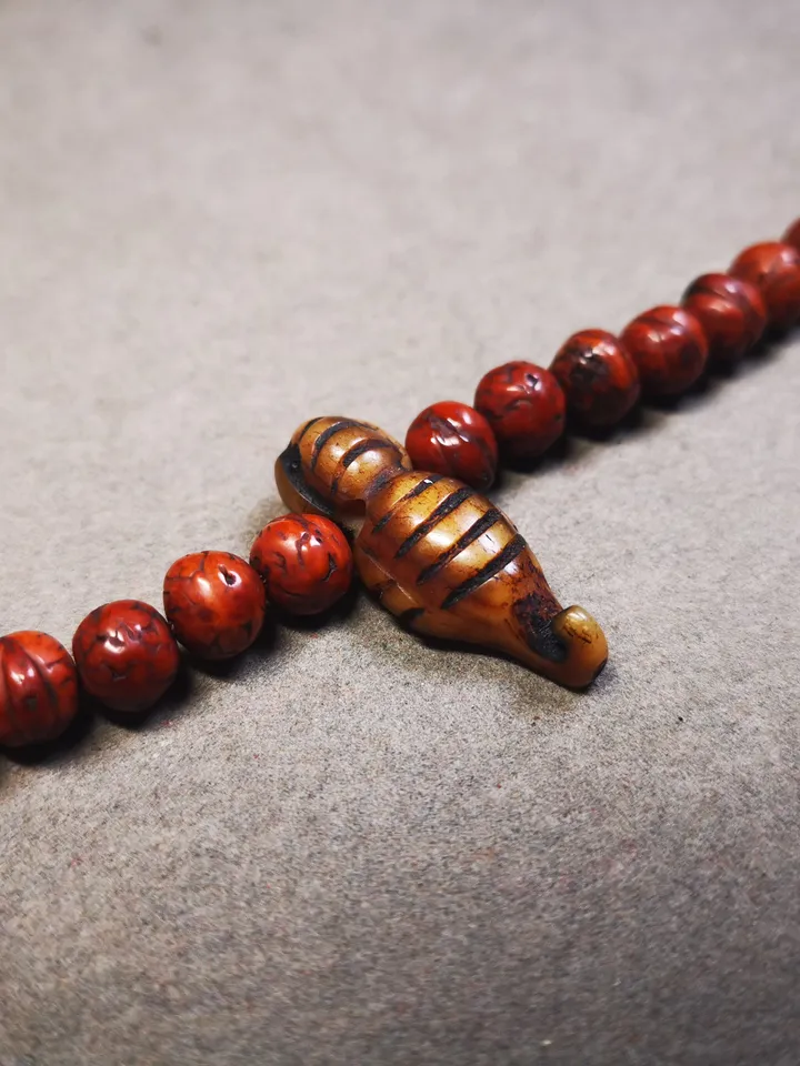 Gandhanra Handmade Tibetan Pendant Bead,Bone Carved Spacer Bead for Mala,Scorpion Guru of Padmasambhava Amulet