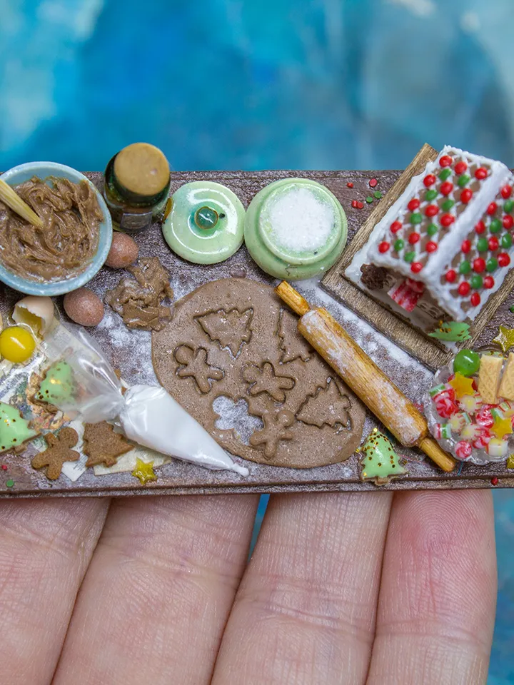 MINIATURE gingerbread house kit on a board 7