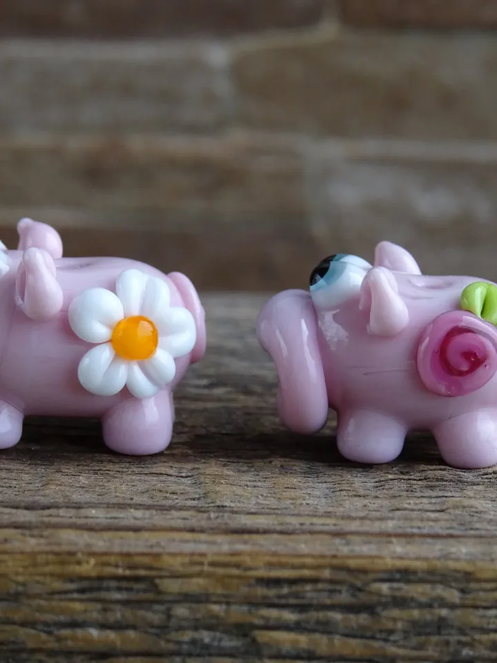 Pig figurine Pig miniature Tiny pig glass pig Tiny figurine Miniature animal