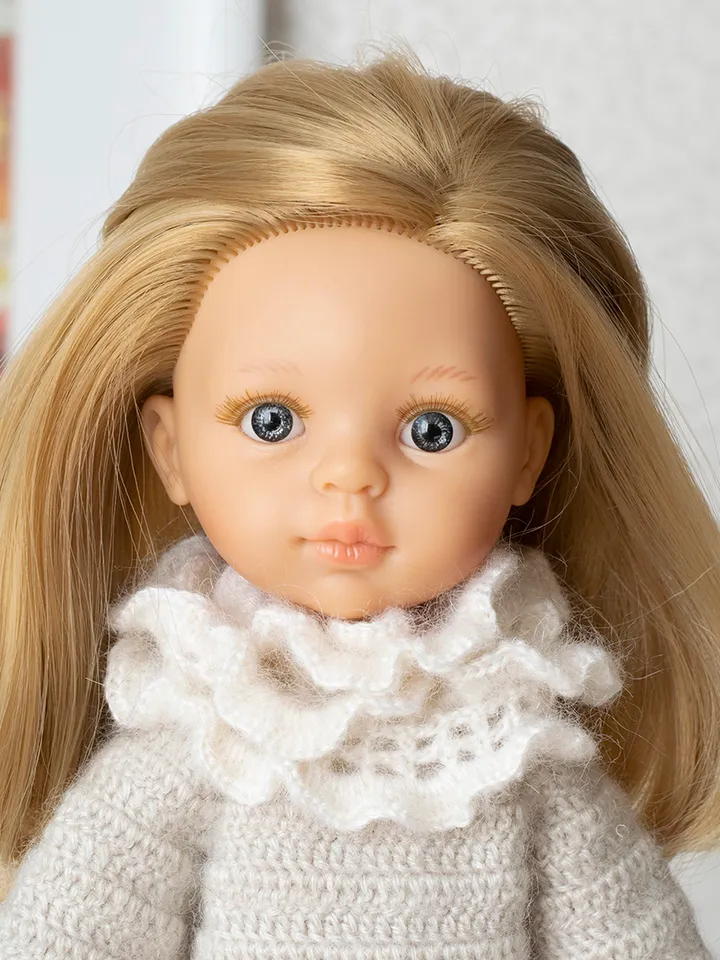 Openwork grey scarf for Paola Reina doll, Siblies, Corolle, Little Darling doll 13"