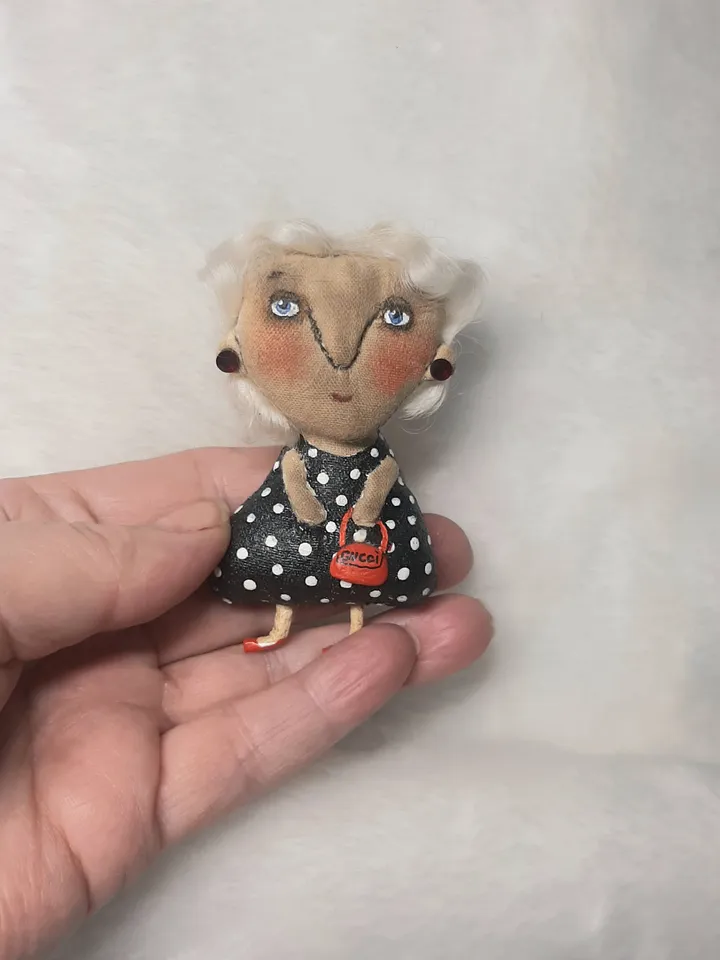 Textile brooch