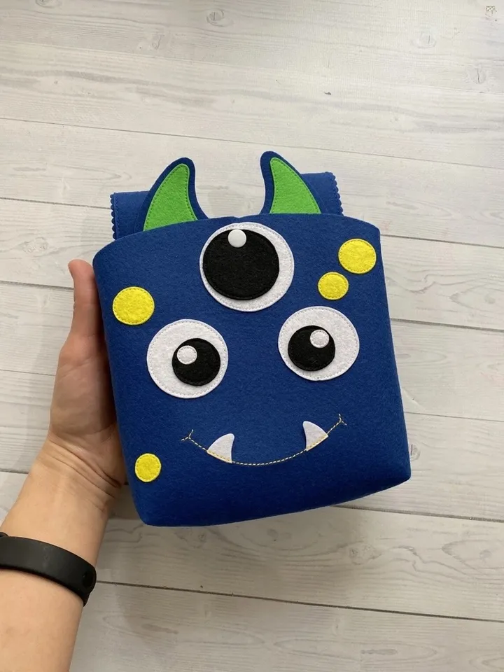A bag for a scooter/bicycle/running bike