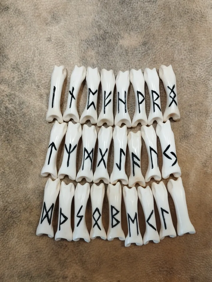 Lynx bone runes