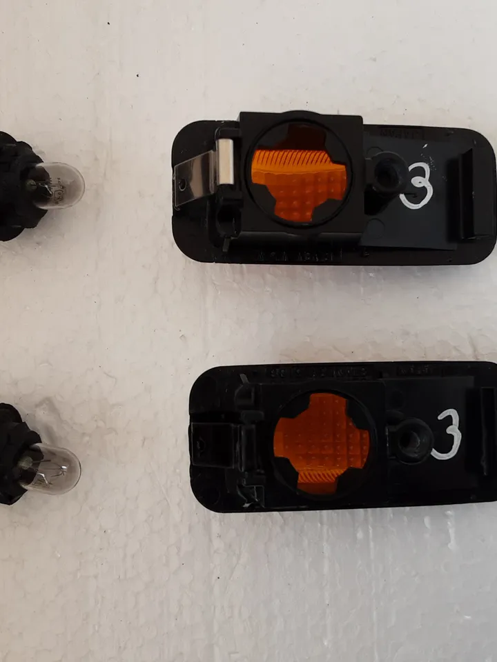 JDM HONDA CIVIC 88-91 (EF2-EF9,CRX) AMBER SIDE MARKER LIGHTS OEM