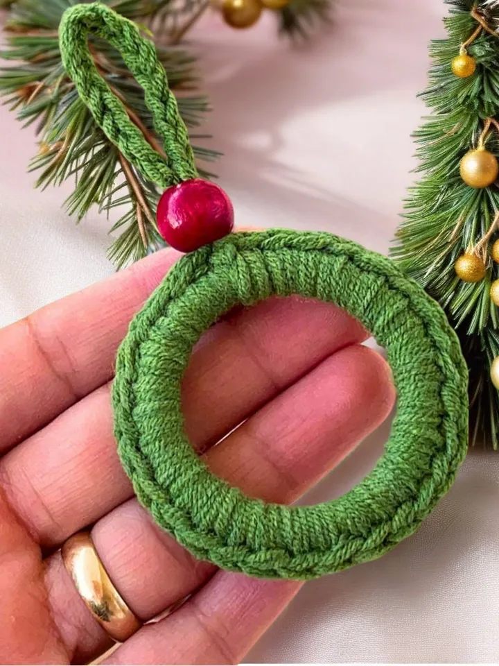 Christmas Crochet Wreath Pattern - Christmas Tree Decoration - Christmas Ornament Pattern |  Easy PDF for Beginners