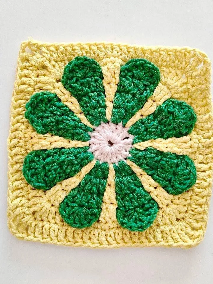 Daisy 3D Crochet pattern  flower granny square crochet pattern easy motif granny square