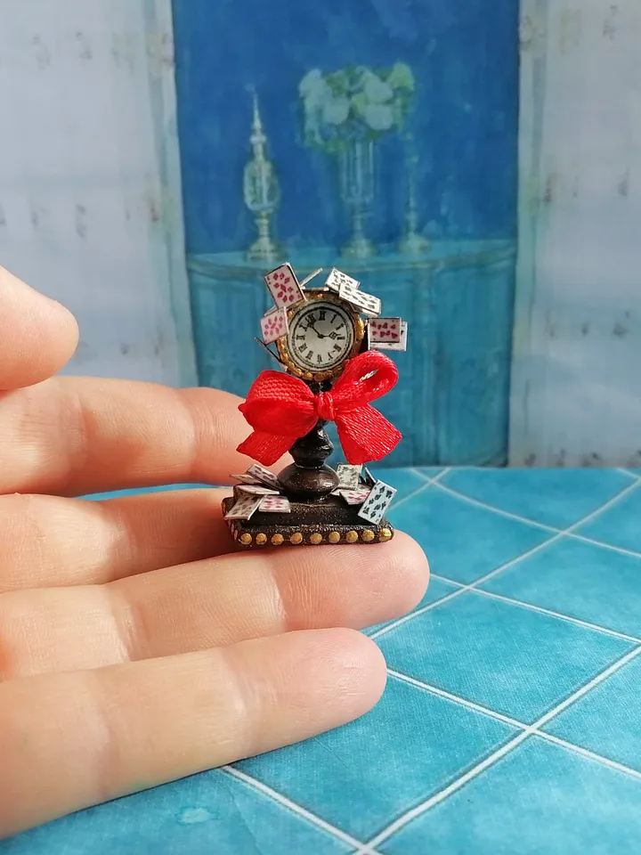 Dollhouse accessories set. Alice. Scale 1:12.