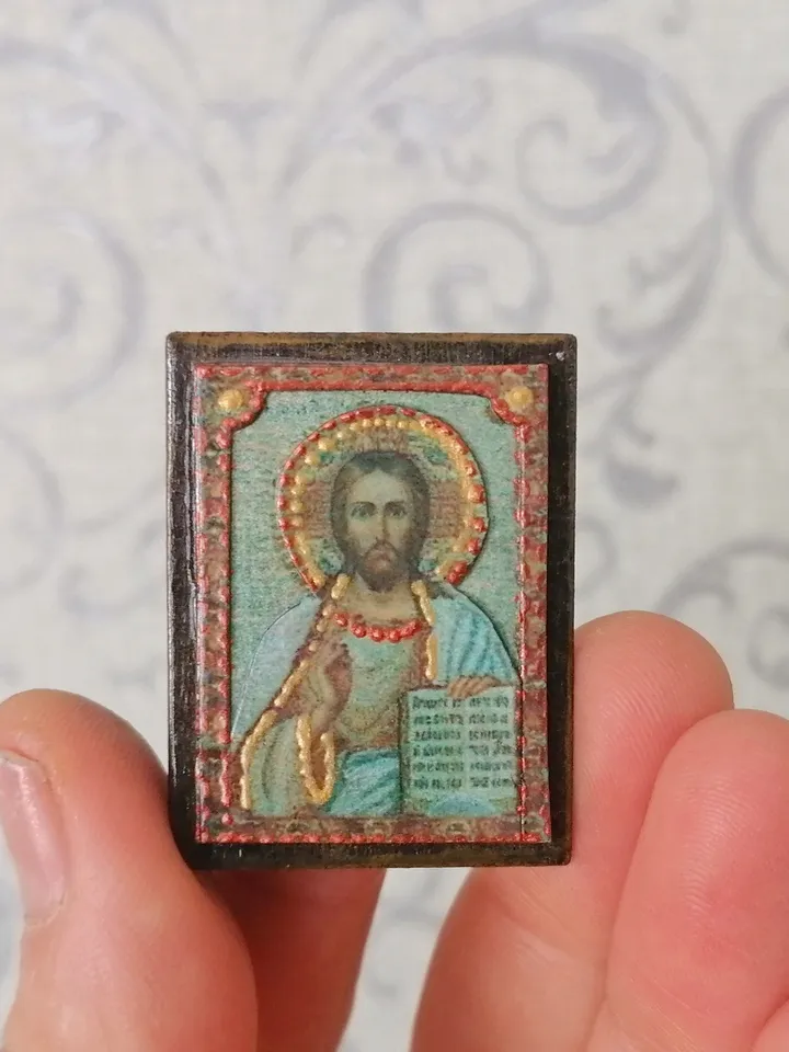 Miniature icon. Christmas.1:12 scale.Dollhouse miniature. Christmas. 1:12.