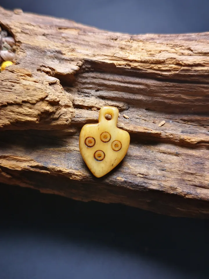 Bone Carved Nubro Pendant,Mani Jewel/Wish-Fulfilling Cintamani,for Mala,Prayer Beads Accessories,Gandhanra Tibetan Amulet