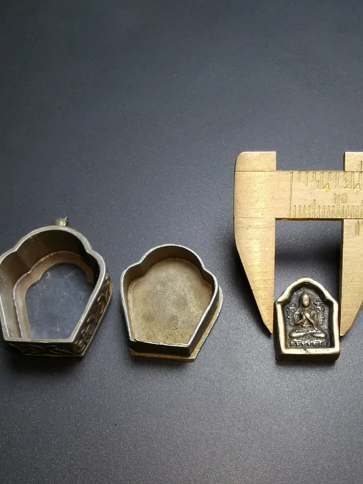 Gandhanra Antique Handmade Gau Ghau Shrine, Je Tsongkhapa,Losang Drakpa,Je Rinpoche,Mini Tibetan Buddhist Altar Amulet Pendant