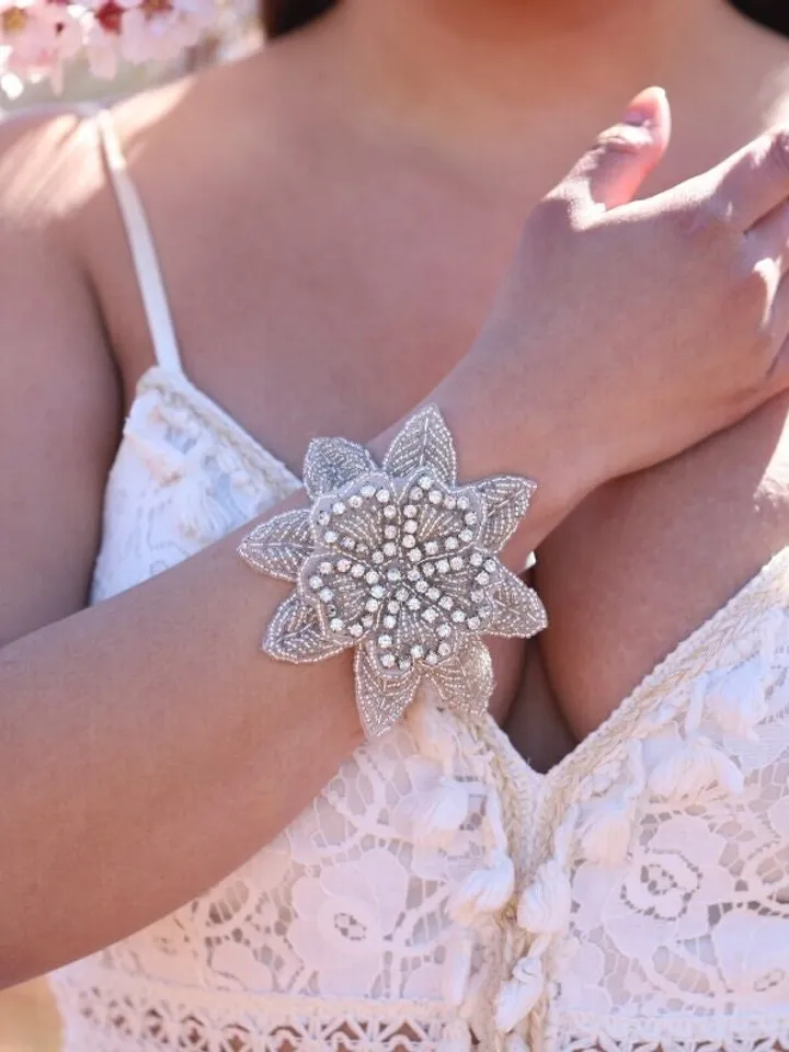 Boho Wedding Bracelet , Floral Bridal Cuff Bracelet, Swarovski Crystal Wedding Cuff Bracelet, Flower Wedding bracelet, Boho Bridal Jewelry