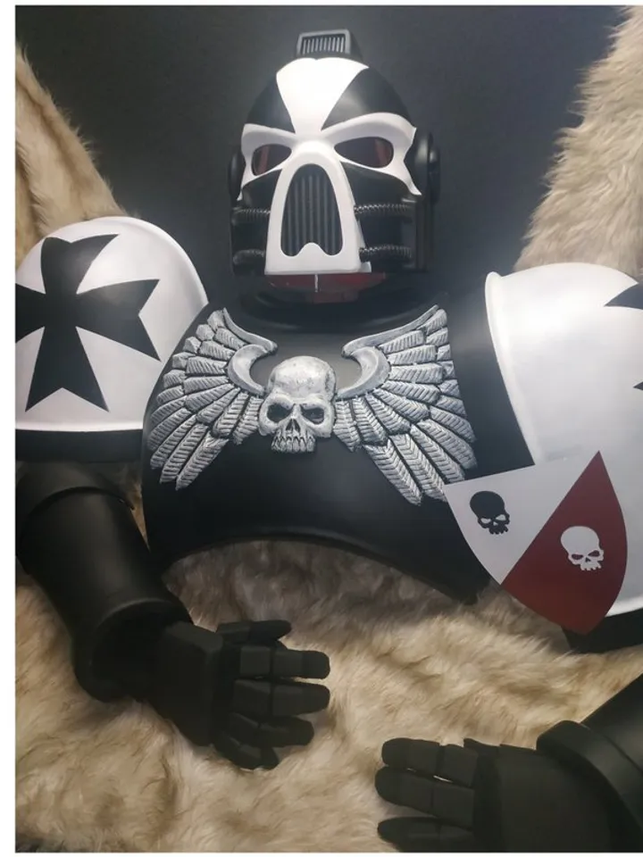 Spacemarine Cosplay - Black Templars armor - Warhammer 40k - custom cosplay prop