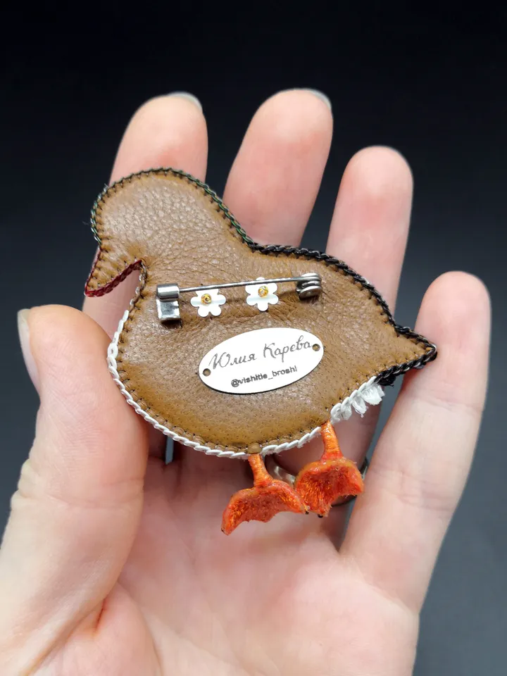 Duck brooch made of beads