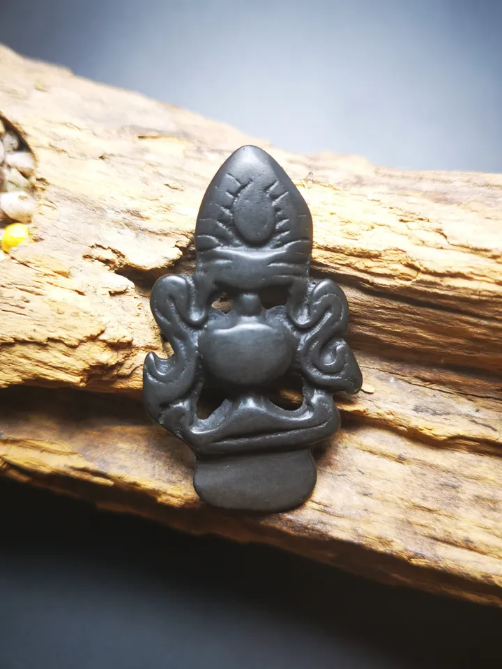 Gandhanra Antique Triratna Symbol Badge, Nubro,Tibetan Buddhist Protective Amulet Pendant,Made of Thokcha,60 Years Old