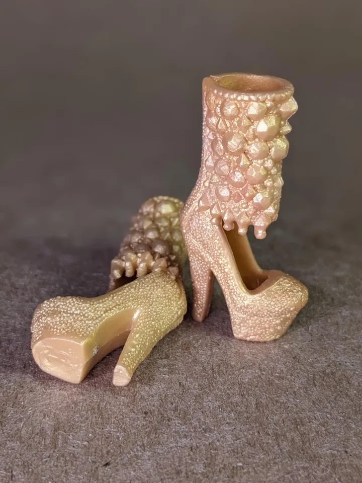 Gold high-heeled shoes for 1/6 scale female dolls