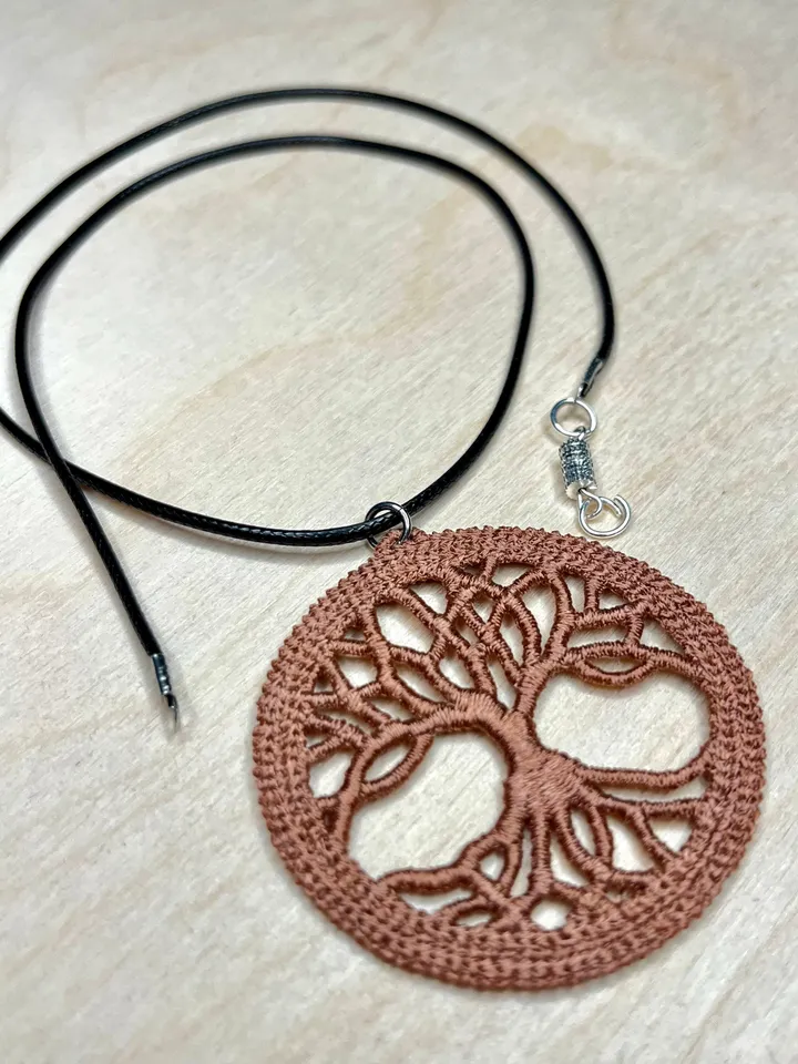 Machine embroidery design for art therapy pendant “Tree is my amulet”
