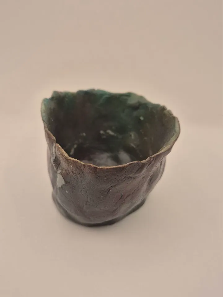 Torn Pot