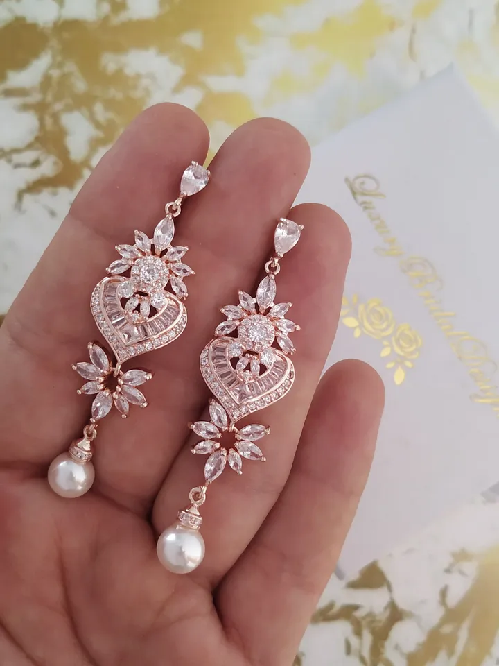 Art Deco Long Rose Gold Wedding Earrings for Bride, Swarovski Crystal Chandelier Statement Bridal Earrings, Vintage Style Statement Jewelry
