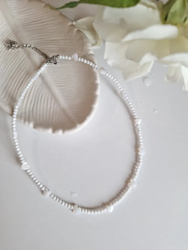 Mother of Pearl Shell Choker White Heart Necklace Romantic Style Cottagecore Accessory Cute Dainty Jewelry for Women Charming Thin Necklace Wedding Necklace for Bride Romantic Style Cottagecore Accessory
