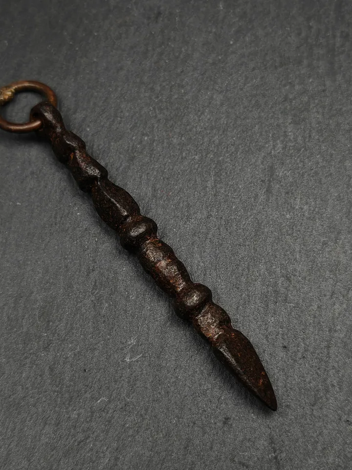 ONLE 1 - Gandhanra Authentic Old Phurba Amulet - Tibetan Ritual Kila Pendant - Made of Thokcha - 78mm Length