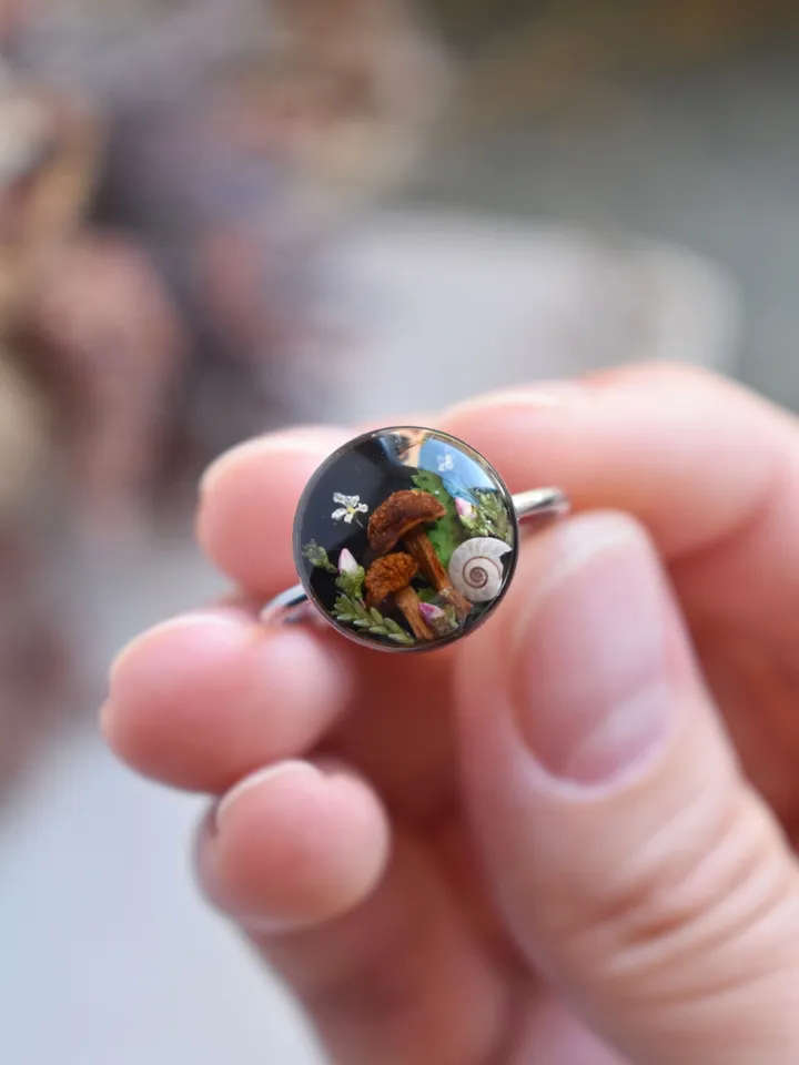 Real mushroom ring. Ring with a real mushroom in resin. Adjustable Mushroom glade ring.