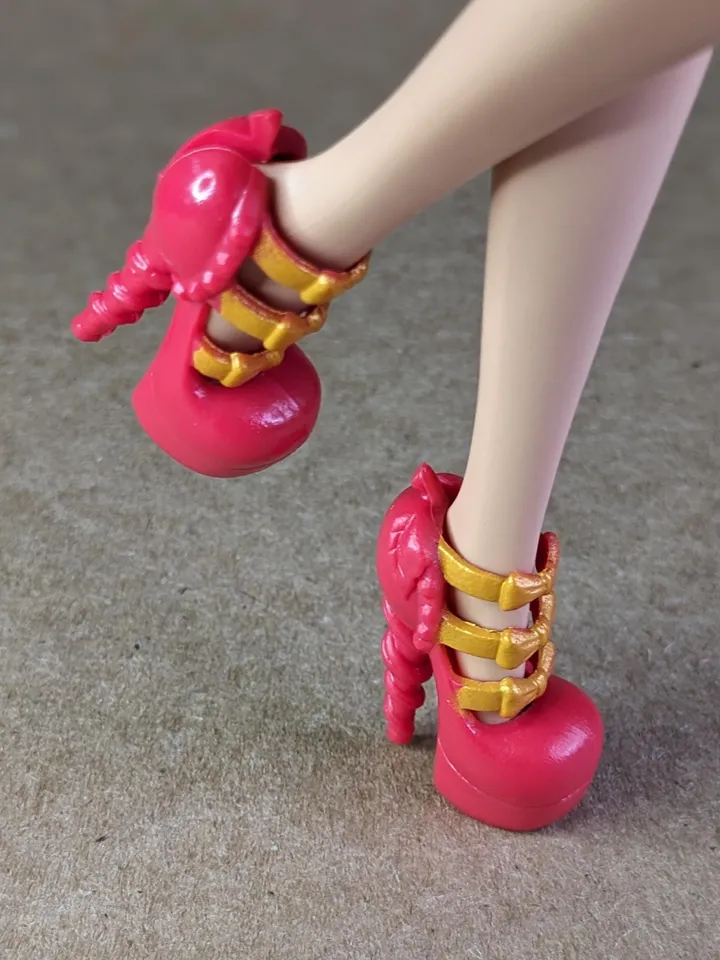 Red shoes with high heels for 10.5 inch female dolls (MH, EAH)