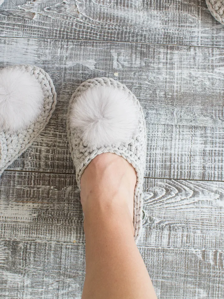 Bride slippers - Bridesmaid slippers - Bridesmaid gift