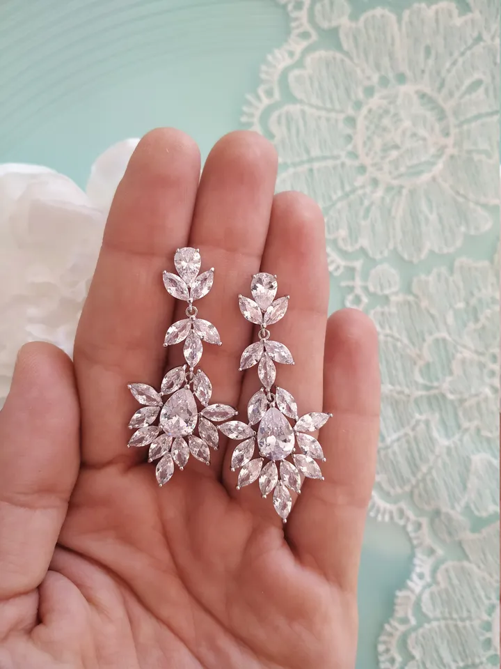 Swarovski Crystal Wedding Earrings Rose Gold Wedding Jewellery Gold Chandelier Earrings Art Deco CZ Wedding Earrings Vintage Bridal Earrings
