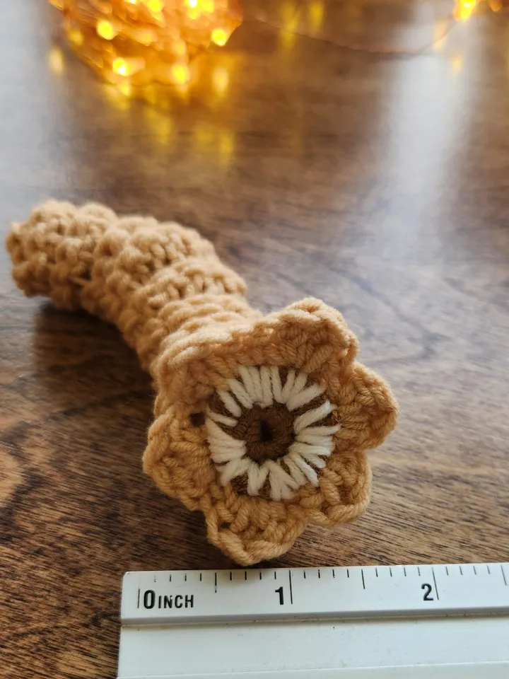Sandworm Crochet Pattern for Beginners, DIY Keychain & Bag Charms PDF in English, French, German