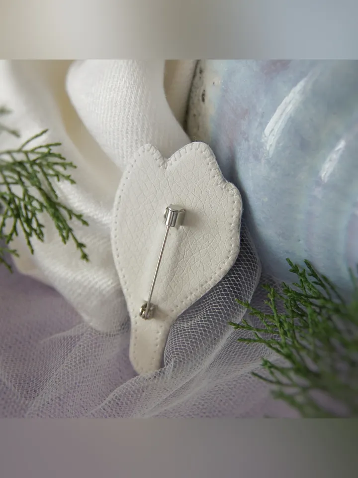 Brooch Crocus. Embroidered flower. Brooch-pin, satin stitch.