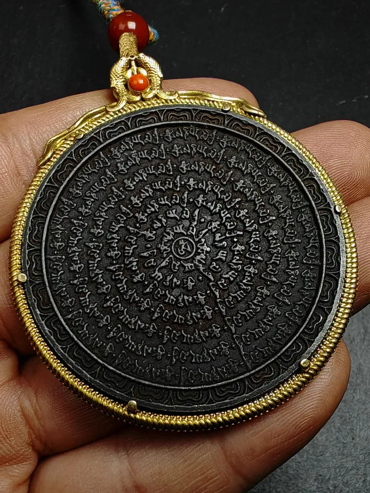 Gandhanra Handmade Tibetan Buddhist Amulet,Om Mani Padme Hum Badge Pendant,Mantra of Chenrezig,Protective Charm2.52"