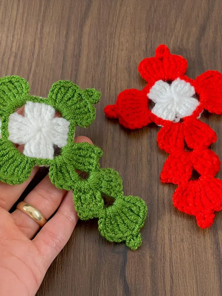 Crochet Cross with Heart Motifs PDF Pattern, Handmade Religious Decor Design, DIY Faith-Inspired Crochet Gift