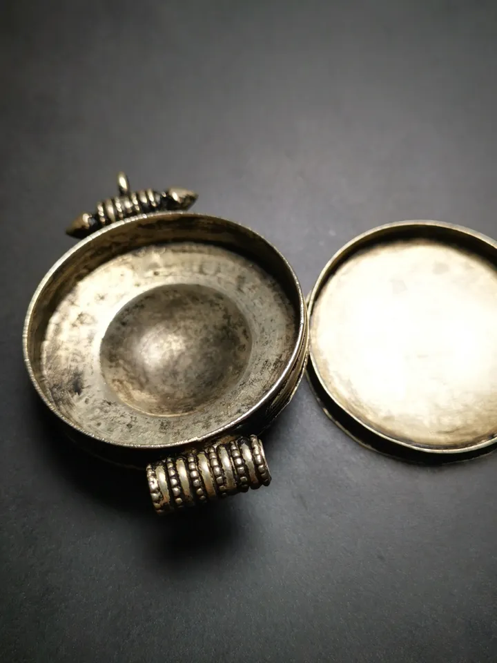Gandhanra Antique Gau Ghau Shrine, Mini Tibetan Buddhist Altar Amulet Pendant,OM and Kalachakra Symbol