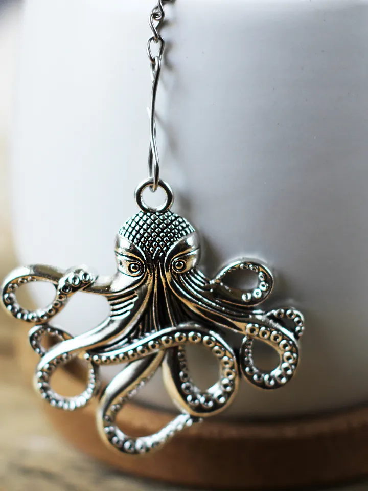 Octopus tea strainer for herbal tea, Tea infuser charm ocean, Tea steeper octopus pendant, loose leaf tea lover gift