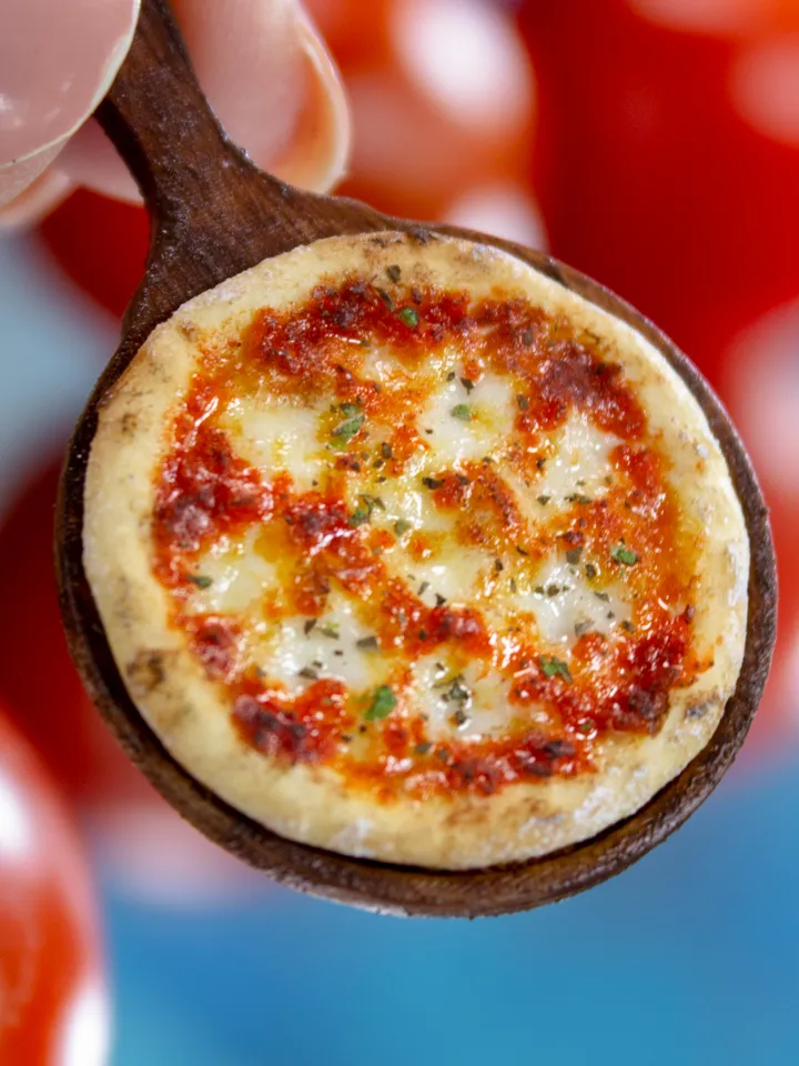 TUTORIAL Miniature polymer clay pizza