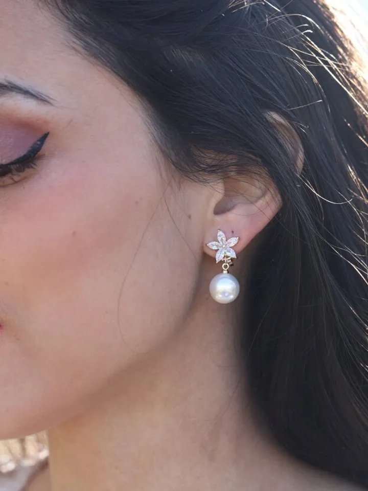 Swarovski Crystal Flower Clip-on Wedding Earrings | Gold Floral Bridal Earrings | Pearl Wedding Jewelry, Floral Bridal Jewelry, Gift For Her
