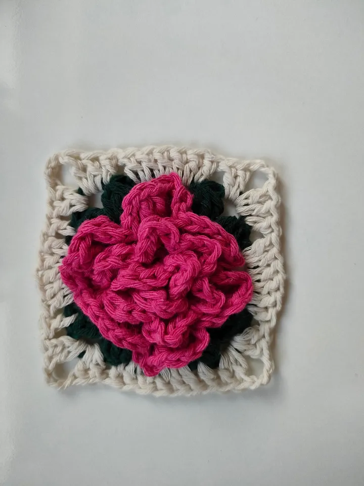 Granny square crochet pattern, 3D flower granny square, rose crochet pattern