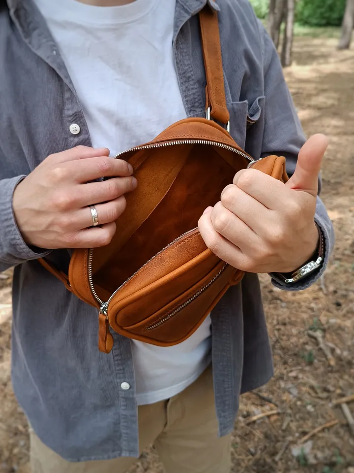 PDF Pattern for men's chest bag - pattern for men's sling bag - Download PDF & video TUTORIAL Punch pitch 4 mm.