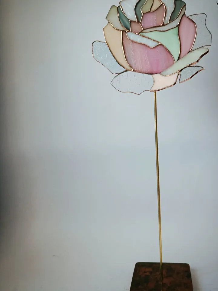 White Rose on Stand, Stained glass on stands, Tiffany Stained Glass, White Rose Stained Glass Sculpture, Stained Glass Rose on a Stand, White Rose Glass Flower, Handmade Glass Rose Art, White Rose on Brass and Stone Base, Elegant Rose in Art Glass