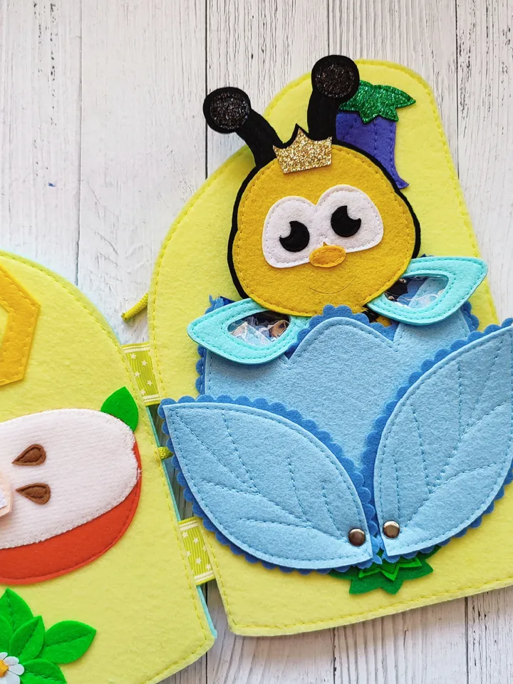 Bee Felt dollhouse quiet book Pattern pdf, Felt book pattern, Baby Soft book template, Activity book sewing ideas for girl 2, 3, 4 year old