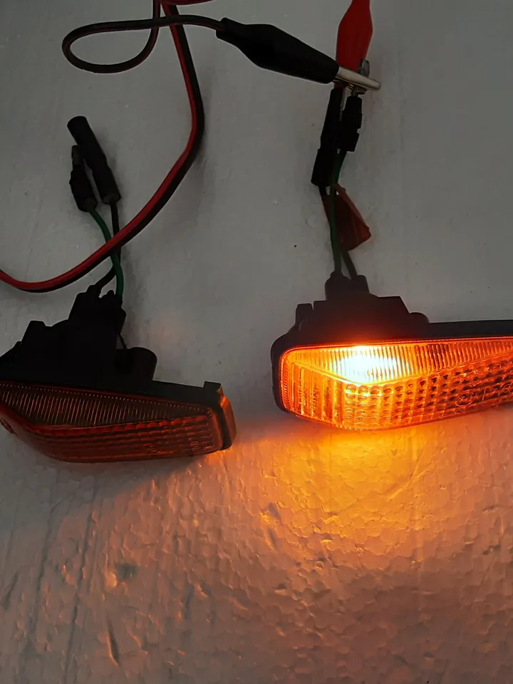 JDM HONDA CIVIC 88-91 (EF2-EF9,CRX) AMBER SIDE MARKER LIGHTS OEM