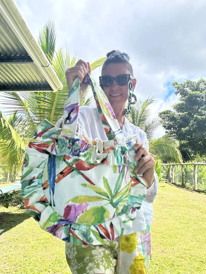 **Summer bag**

A summer bag is a stylish and practical accessory that is perfect for warm weather. It is usually made of lightweight materials such as cotton, linen, or straw, which allow air to circulate and keep you cool.

There are many different styl