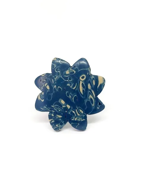 Blue Honua flower ring, handmade with polymer clay, silver plated adjustable ring, designer jewelry, unique jewelry, statement ring €33.33