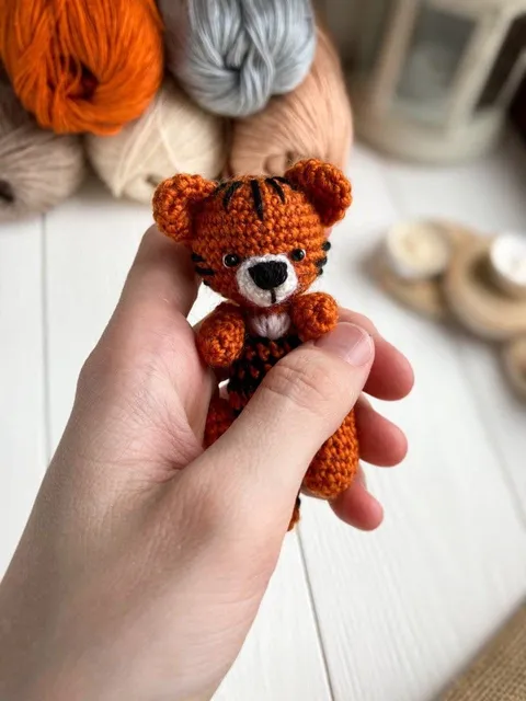 Tiger crochet toy pattern, amigurumi mini tiger pattern, crochet tutorial, toys for dolls, tiny tiger, safari amigurumi $1.30