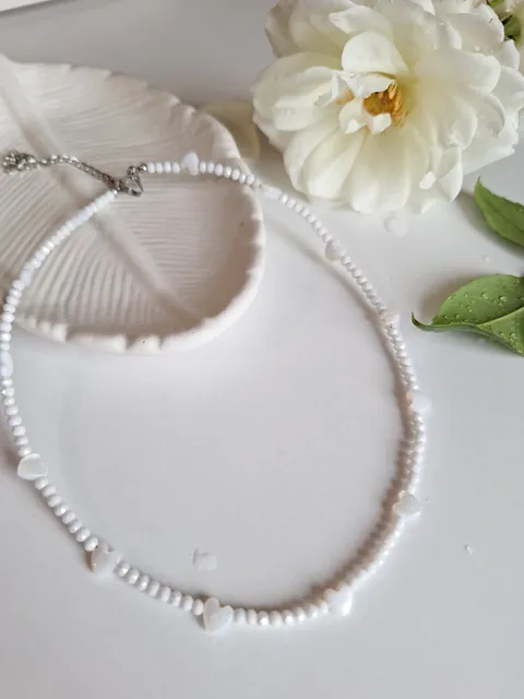 Mother of Pearl Shell Choker White Heart Necklace Romantic Style Cottagecore Accessory Cute Dainty Jewelry for Women Charming Thin Necklace Wedding Necklace for Bride Romantic Style Cottagecore Accessory