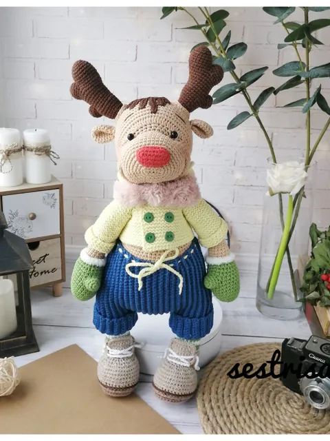Christmas deer crochet toy