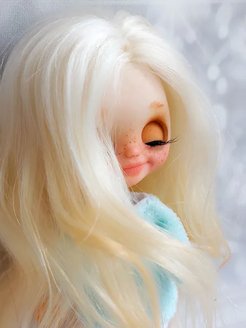 Reserve. Small Petite Blythe doll with red hair and closing eyes.